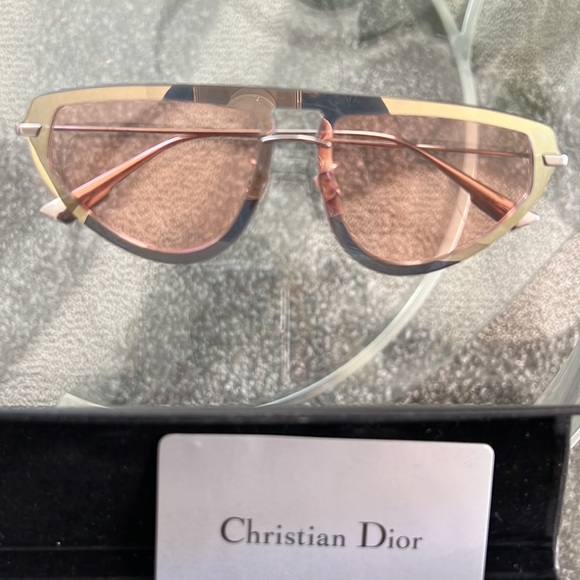 Christian Dior rose colored glasses with case - Picture 2 of 7
